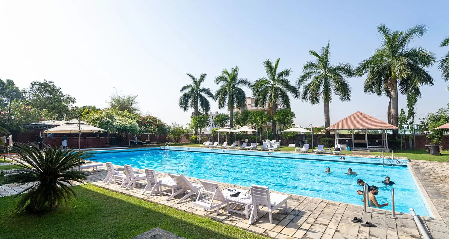 Swimming pool