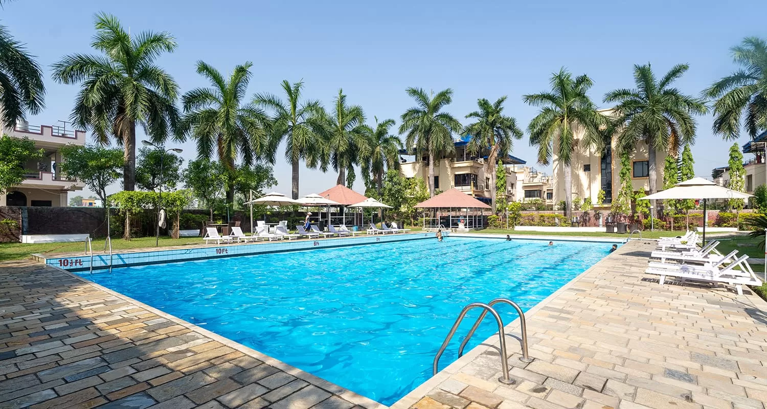 Swimming pool
