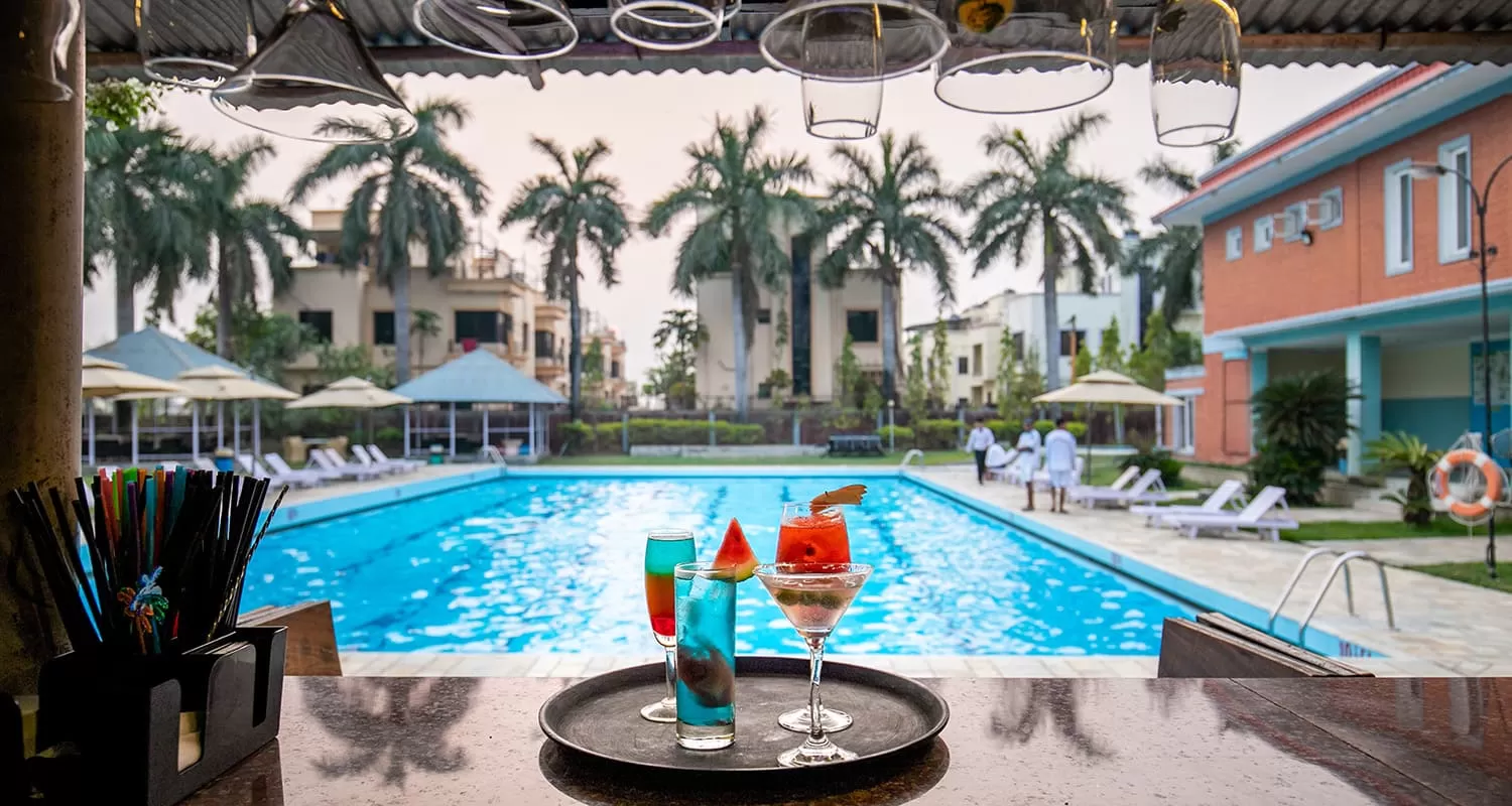 Swimming pool