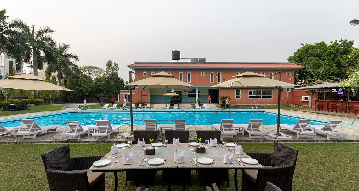Swimming pool